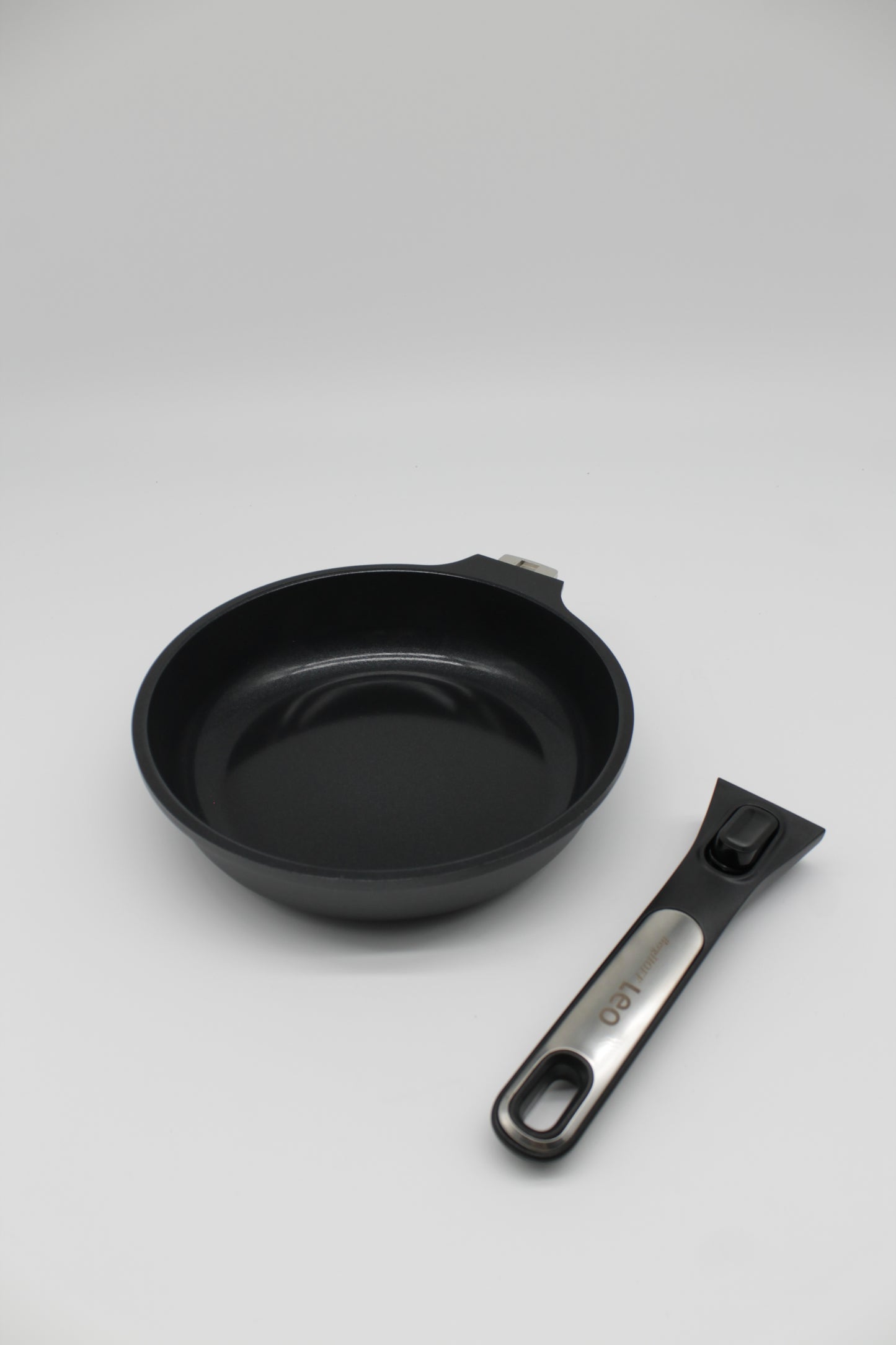 Padella antiaderente 20 cm manico staccabile linea PHANTOM LEO